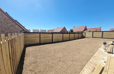 Clôture en poteaux aluminium 